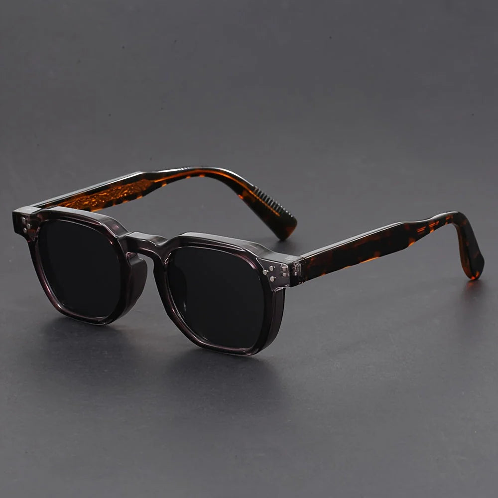 Alaric – Sunglasses With Polygonal Polycarbonate Frame and Lenses